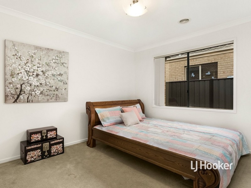 12 Truscott Grove, Point Cook VIC 3030