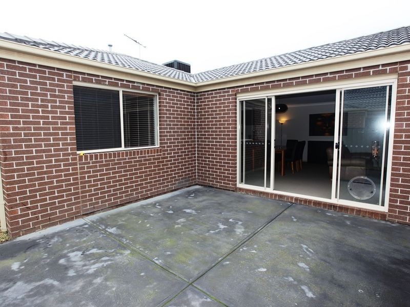 33 Fairbridge Road, Point Cook VIC 3030