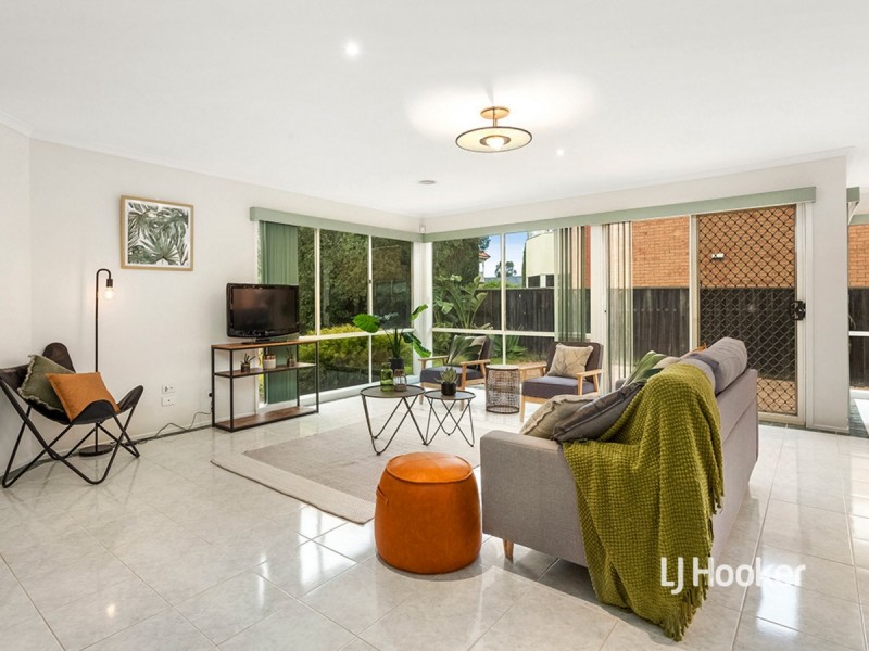 64 Tournament Drive, Sanctuary Lakes VIC 3030
