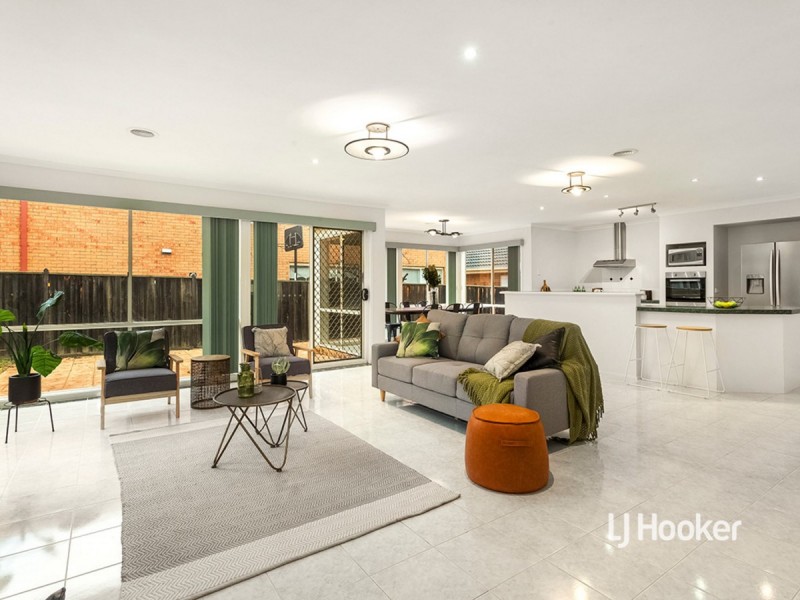 64 Tournament Drive, Sanctuary Lakes VIC 3030