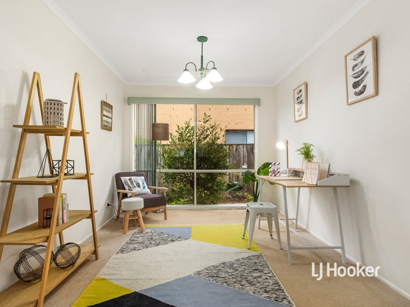 64 Tournament Drive, Sanctuary Lakes VIC 3030