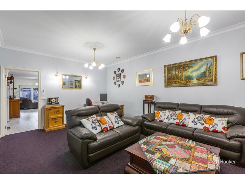 34 Sumner Crescent, Point Cook VIC 3030