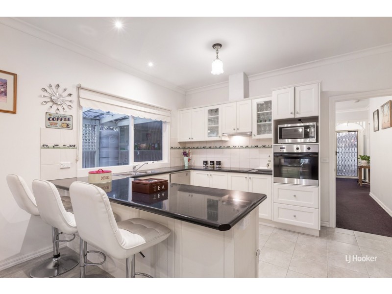 34 Sumner Crescent, Point Cook VIC 3030