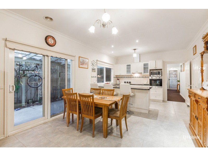 34 Sumner Crescent, Point Cook VIC 3030