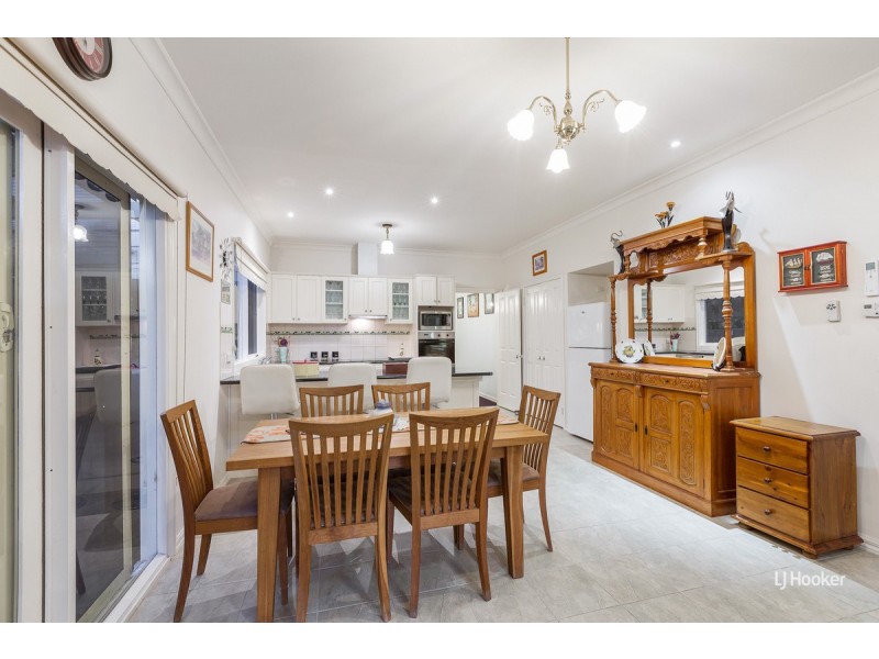 34 Sumner Crescent, Point Cook VIC 3030