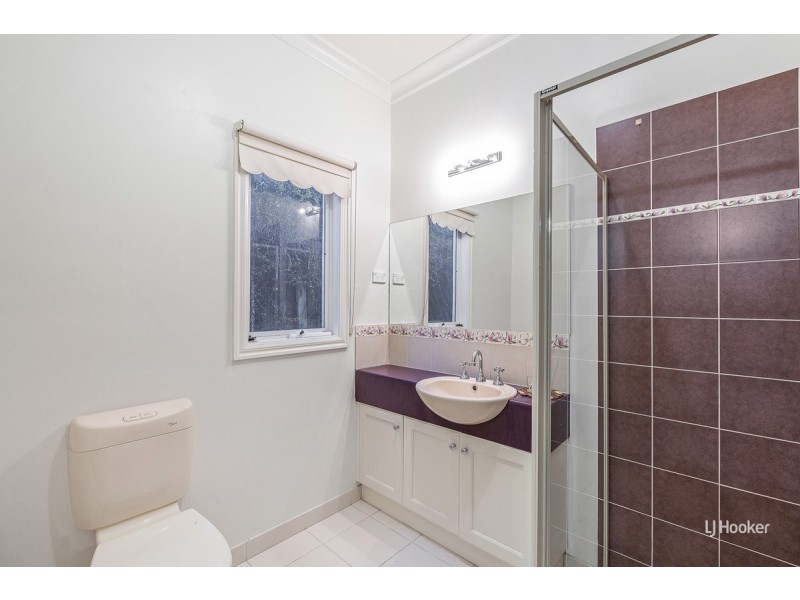 34 Sumner Crescent, Point Cook VIC 3030
