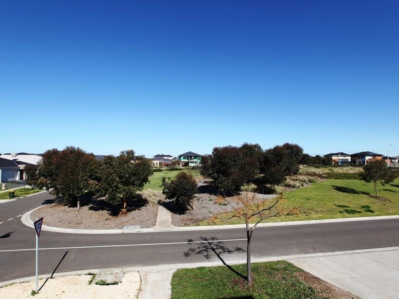 6 Essence Lane, Point Cook VIC 3030