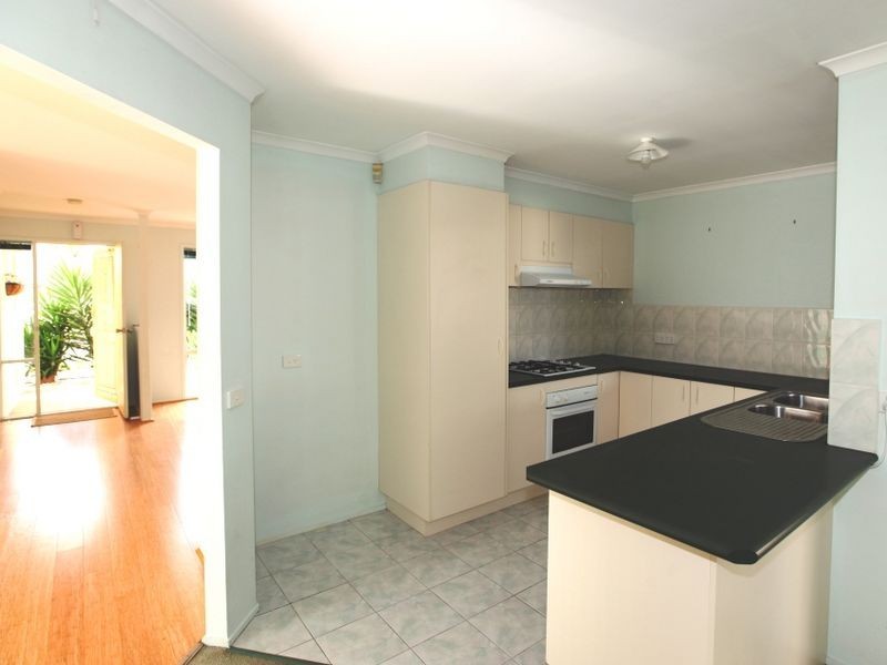 8 Seaside Close, Seabrook VIC 3028