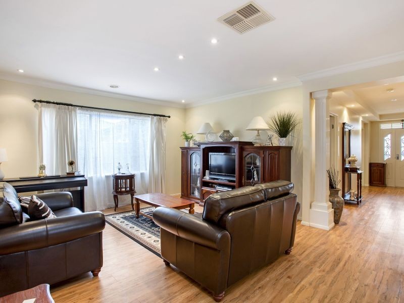 10 Sassari Court, Point Cook VIC 3030