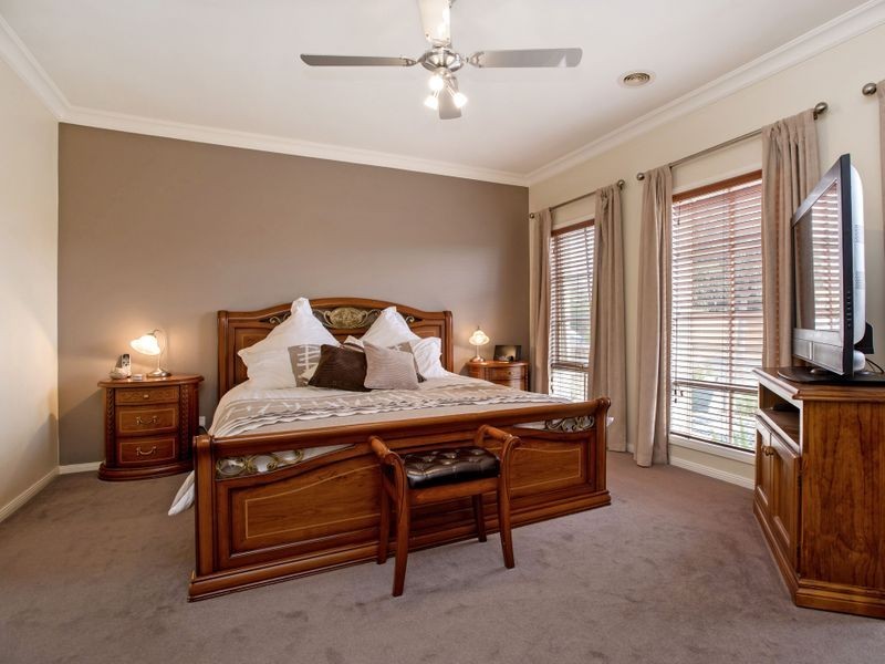 10 Sassari Court, Point Cook VIC 3030