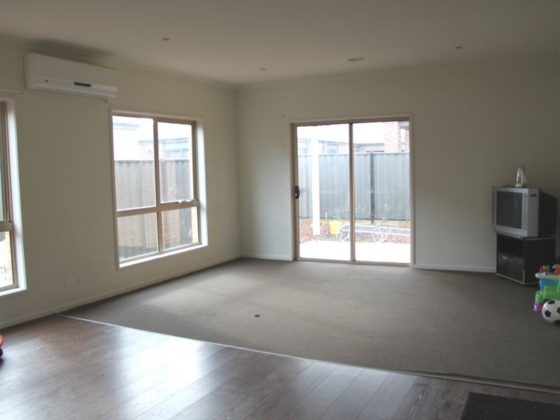 17 Sincere Drive, Point Cook VIC 3030