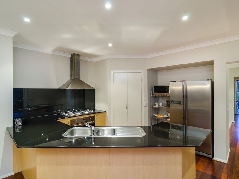 2 Villiers Drive, Point Cook VIC 3030