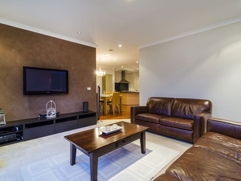 2 Villiers Drive, Point Cook VIC 3030