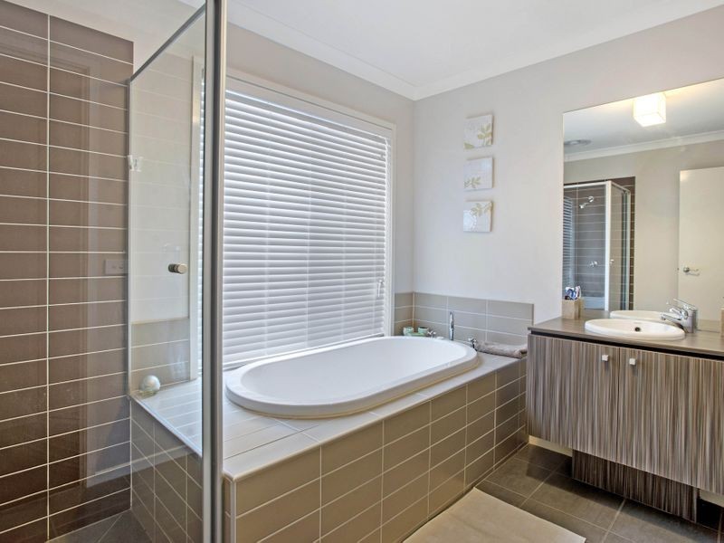 72 Brownlow Drive, Point Cook VIC 3030