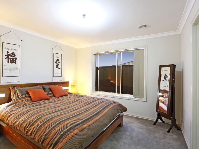 1 Sincere Drive, Point Cook VIC 3030