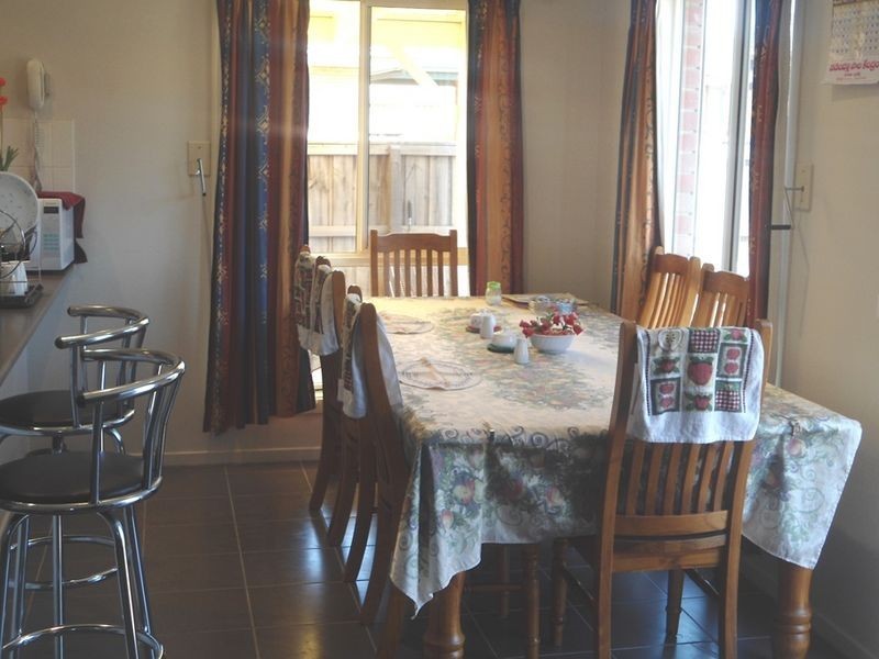 6 Castle Court, Point Cook VIC 3030