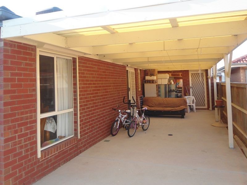 6 Castle Court, Point Cook VIC 3030