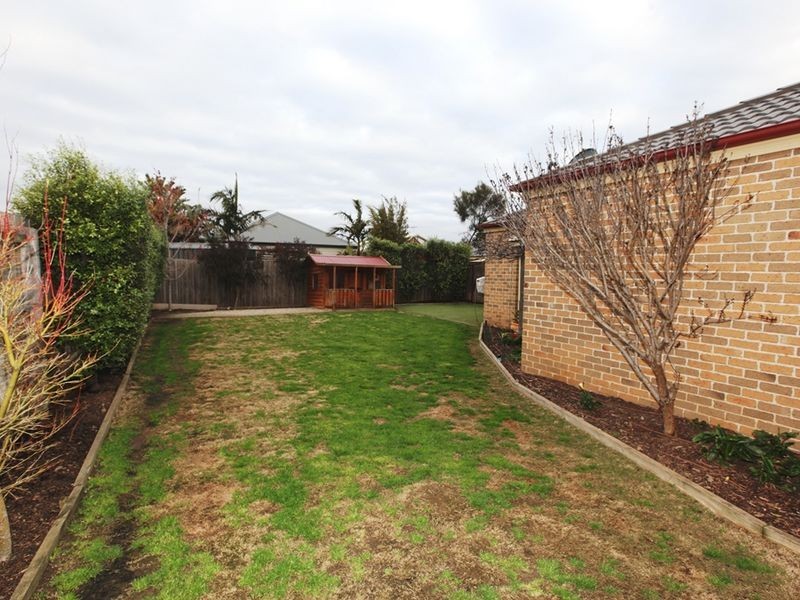 18 Creswick Drive, Point Cook VIC 3030