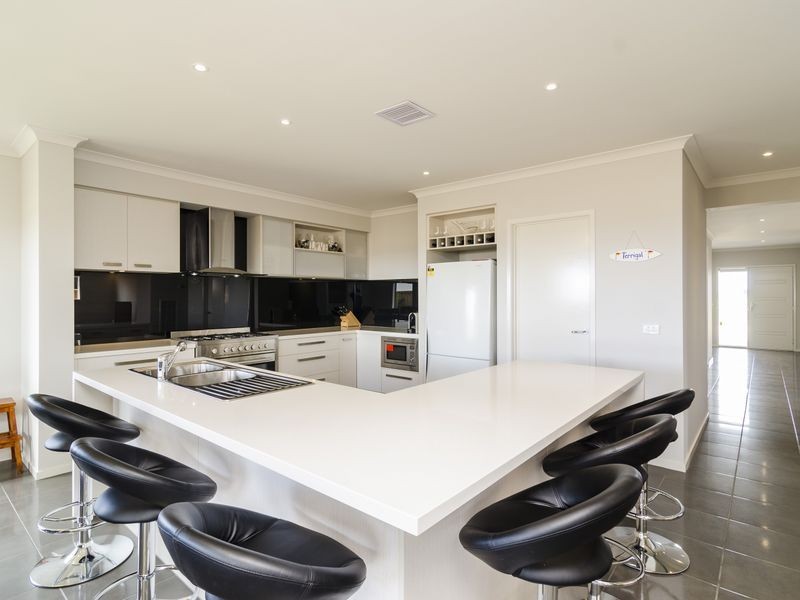 333 Saltwater Promenade, Point Cook VIC 3030
