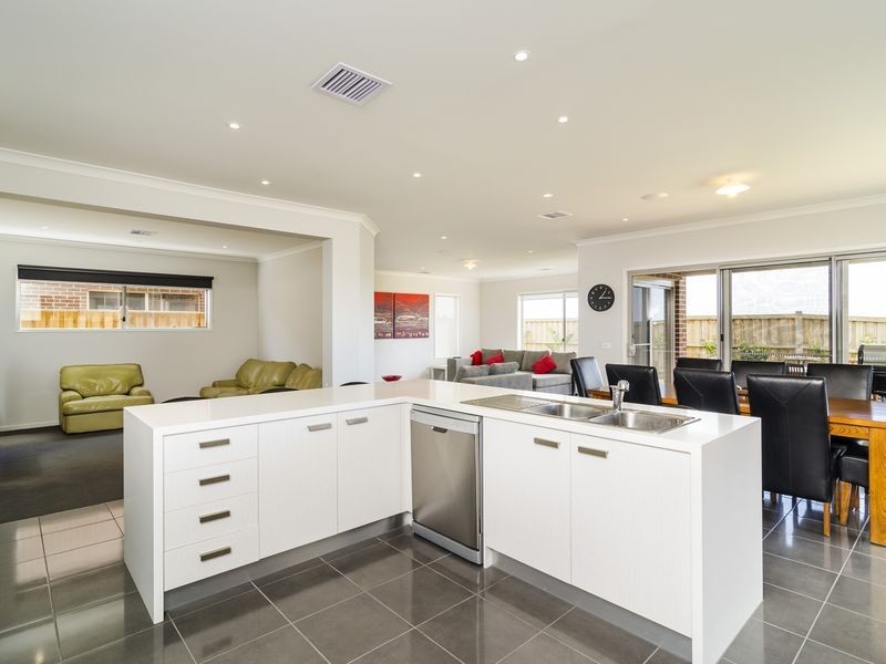 333 Saltwater Promenade, Point Cook VIC 3030