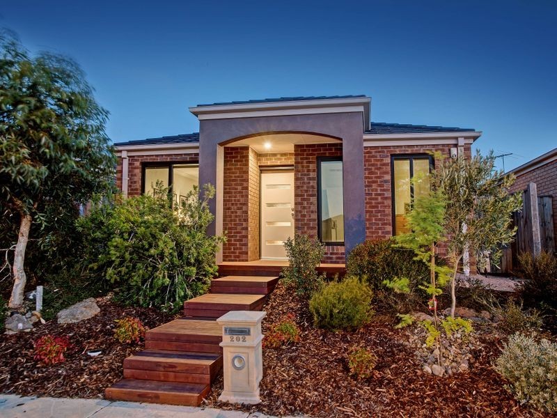 202 Saltwater Promenade, Point Cook VIC 3030