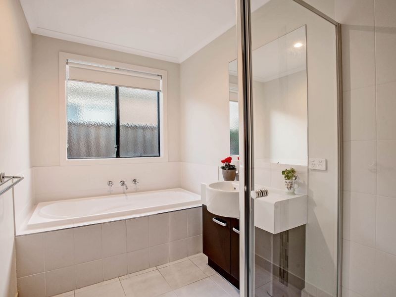 202 Saltwater Promenade, Point Cook VIC 3030