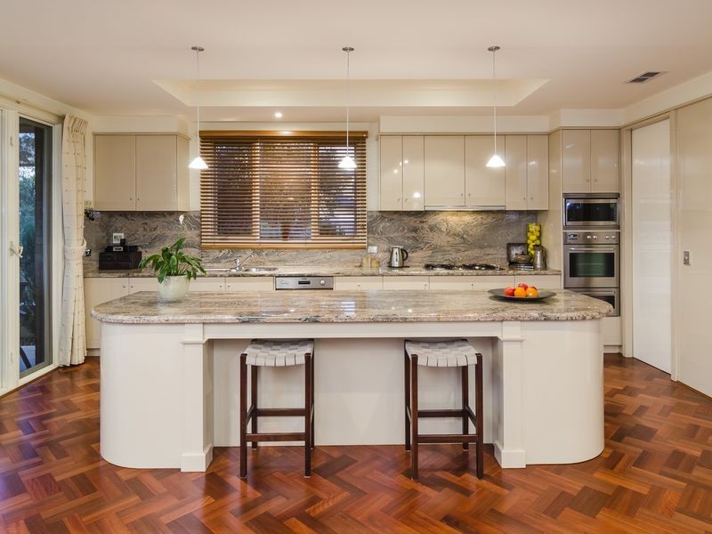 12 Sandlewood Lane, Sanctuary Lakes VIC 3030