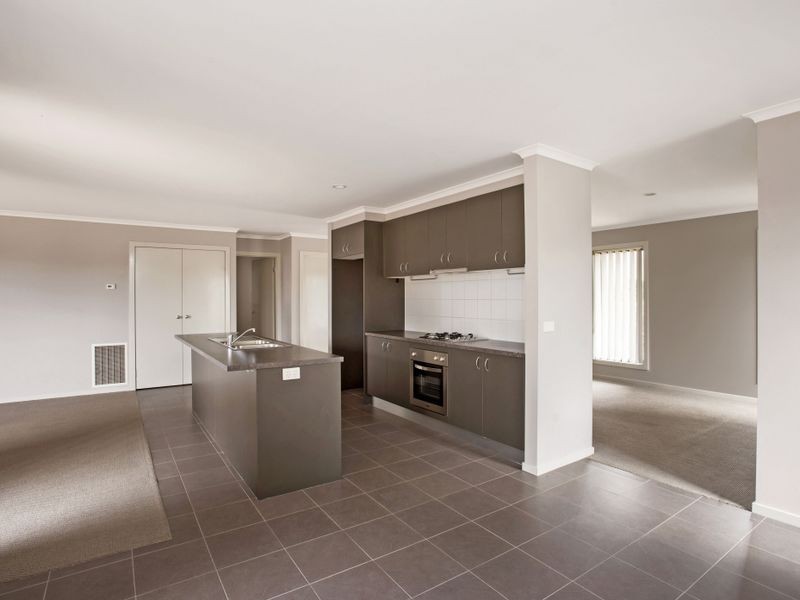 1 Bronhill Vista, Point Cook VIC 3030