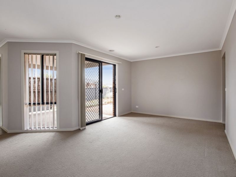 1 Bronhill Vista, Point Cook VIC 3030