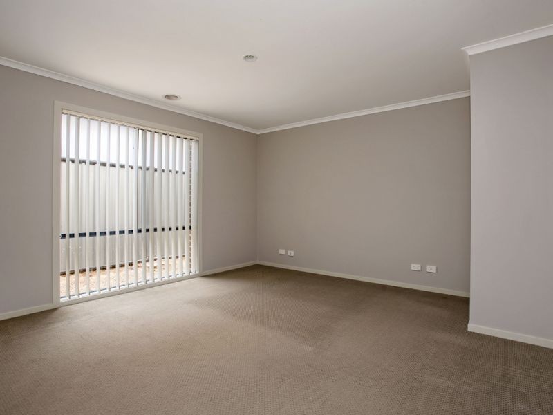 1 Bronhill Vista, Point Cook VIC 3030