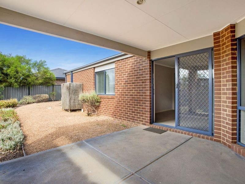 1 Bronhill Vista, Point Cook VIC 3030