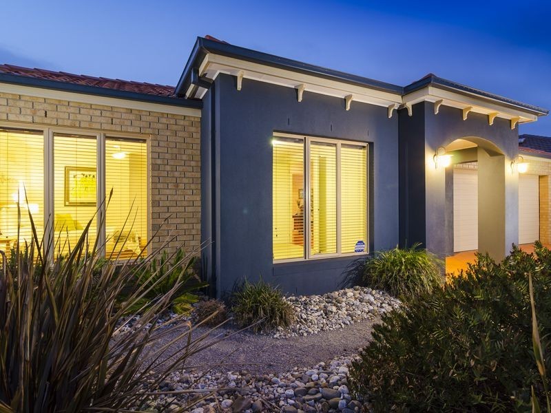 14 Elkhorn Way, Point Cook VIC 3030