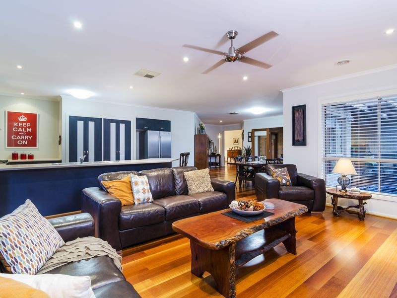 14 Elkhorn Way, Point Cook VIC 3030