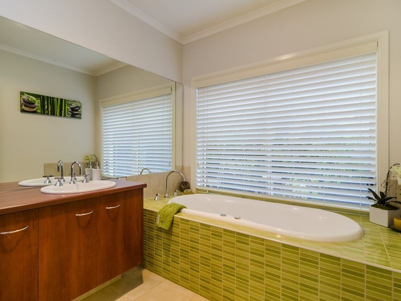 14 Elkhorn Way, Point Cook VIC 3030