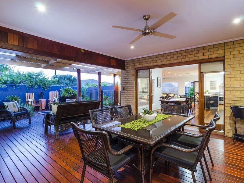 14 Elkhorn Way, Point Cook VIC 3030