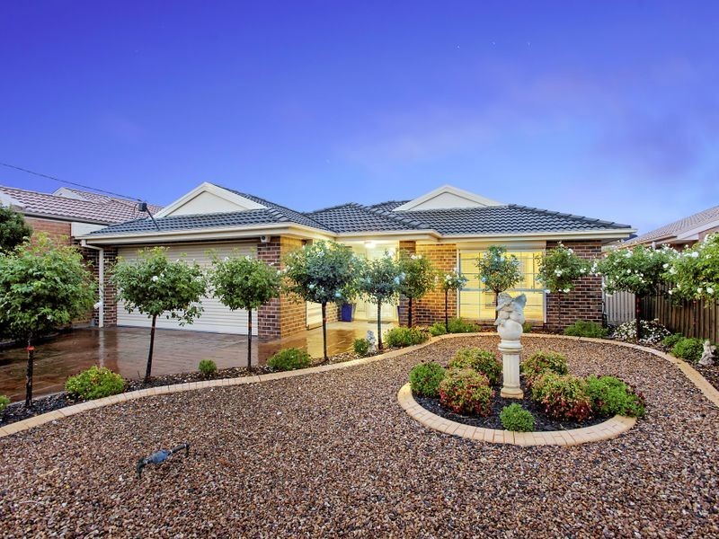 33 Spicer Boulevard, Altona Meadows VIC 3028