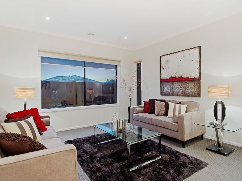 22 Tanoa Crescent, Point Cook VIC 3030