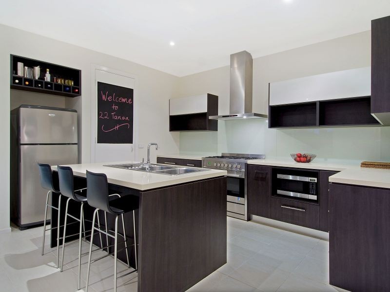 22 Tanoa Crescent, Point Cook VIC 3030