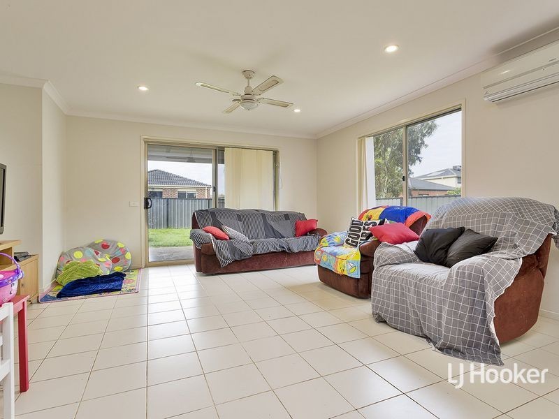 48 Breasley Parkway, Point Cook VIC 3030