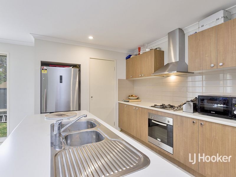 48 Breasley Parkway, Point Cook VIC 3030