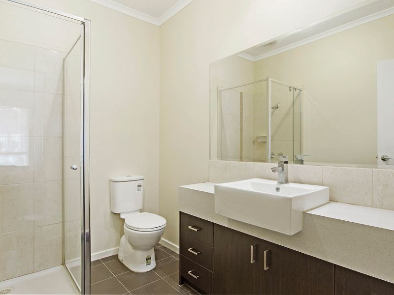 2/6 Sunshine Street, Oakleigh East VIC 3166