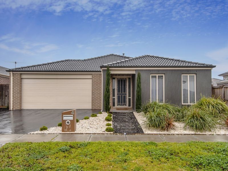 4 Grandpark Circuit, Point Cook VIC 3030