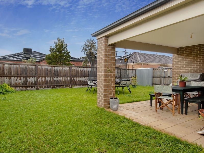4 Grandpark Circuit, Point Cook VIC 3030