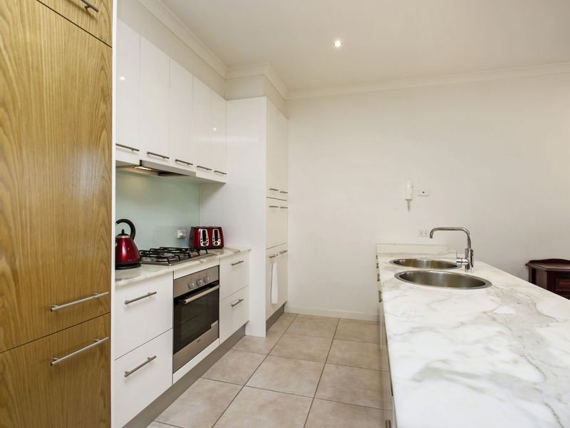 97 Signature Boulevard, Sanctuary Lakes VIC 3030