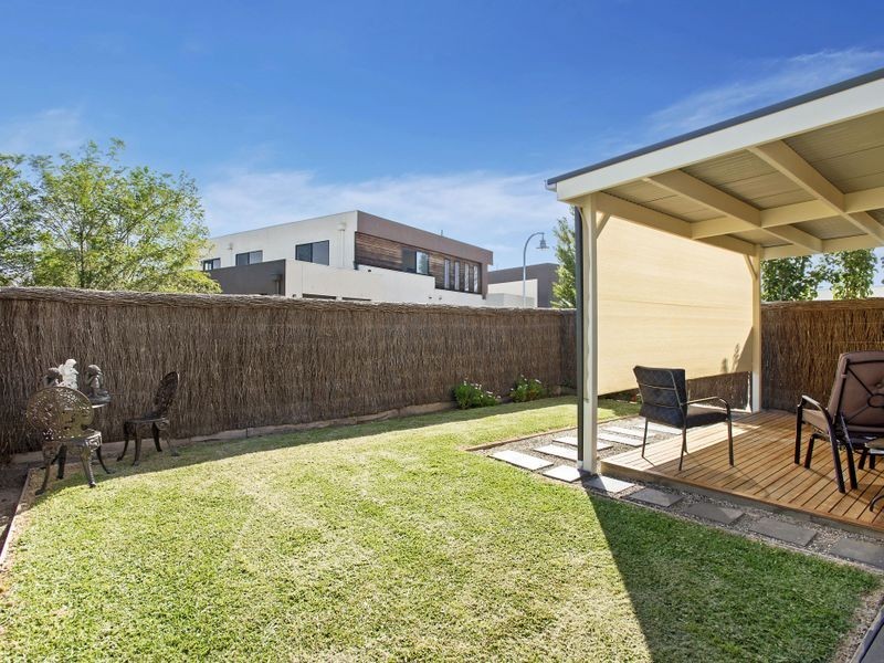 97 Signature Boulevard, Sanctuary Lakes VIC 3030