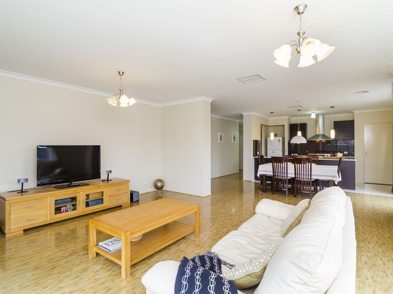 8 Japonica Way, Point Cook VIC 3030