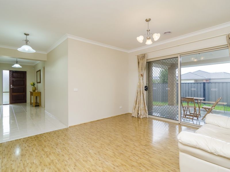 8 Japonica Way, Point Cook VIC 3030