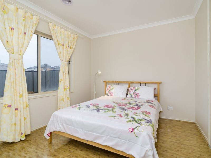 8 Japonica Way, Point Cook VIC 3030