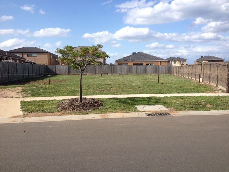 30 Hugo Drive, Point Cook VIC 3030