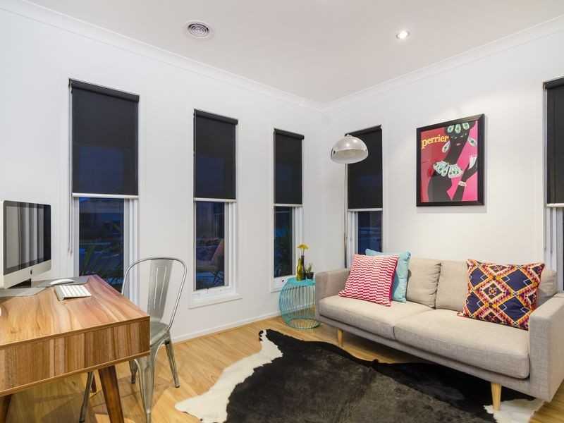 33 Lockheed Parade, Point Cook VIC 3030